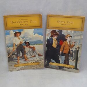 (Junior Classics) 2 Book Bundle: Huckleberry Finn & Oliver Twist, Illustrated